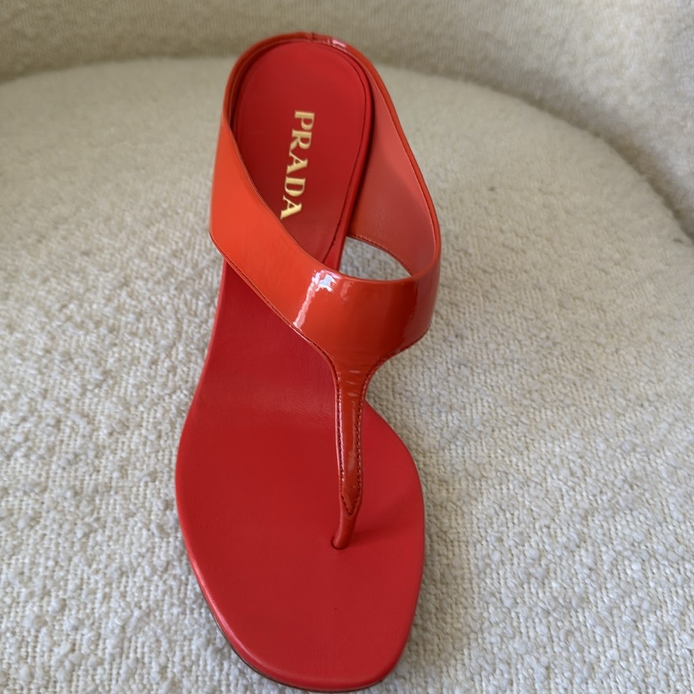 Prada coral patent leather sandals - Picture 6 of 11